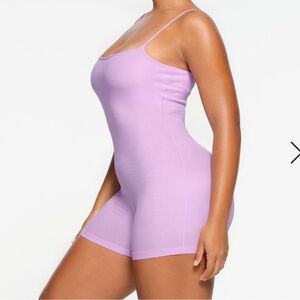 NWT Skims Ribbed Soft Lounge Scoop Onesie - M